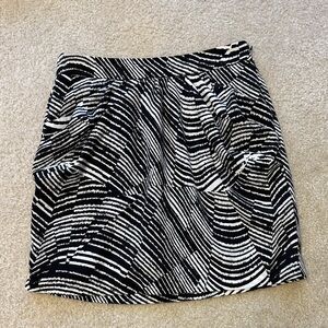 Banana Republic Black and White Striped satin Mini Skirt